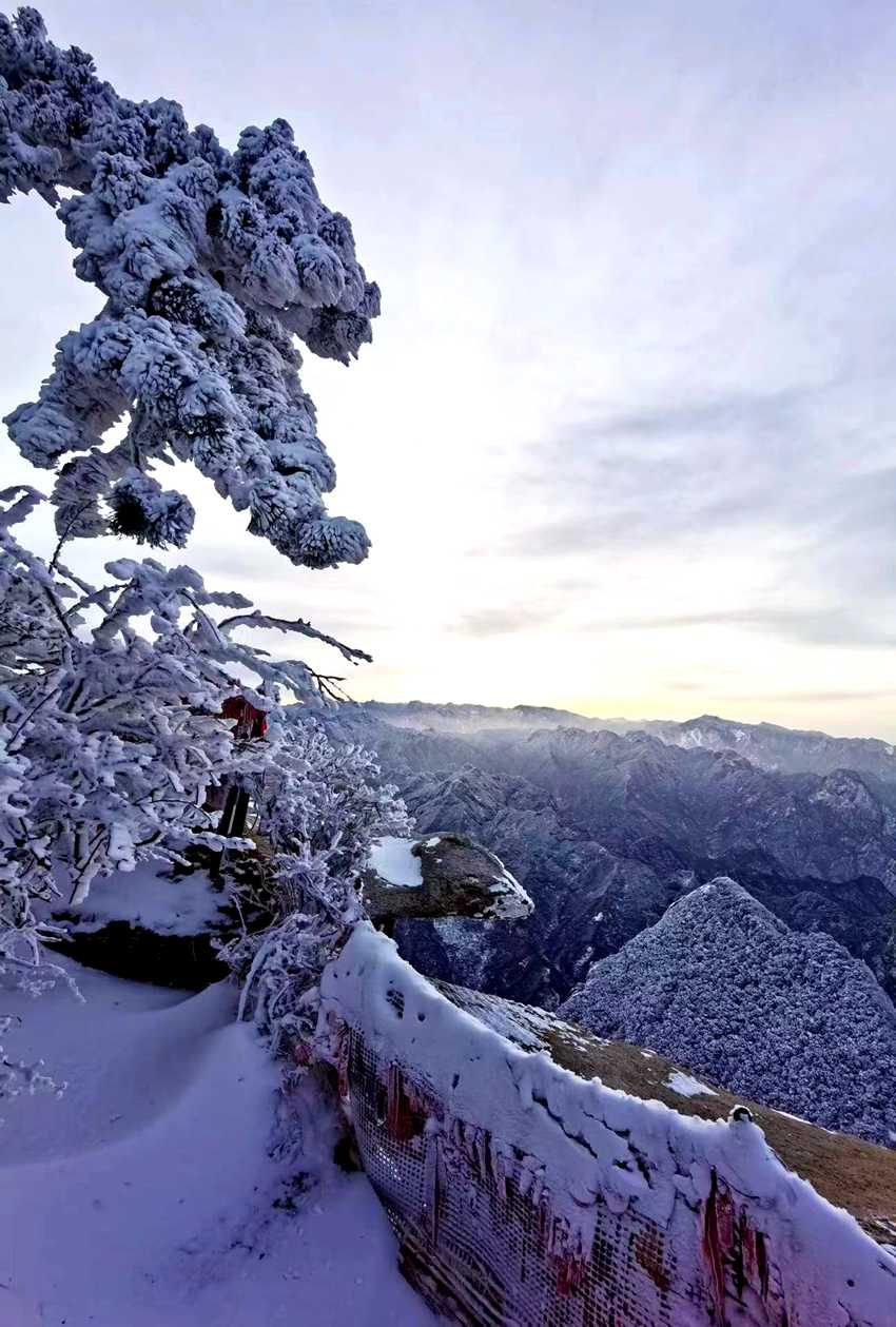 雪霽初晴 華山巍峨美如畫。宋康 攝