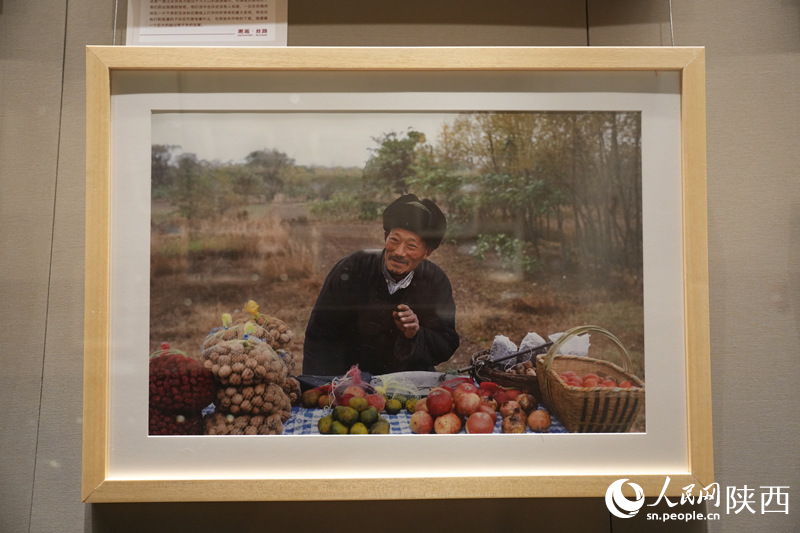 87幅城市老照片5月1日起在西安博物院集中展出。人民網(wǎng)記者 李志強(qiáng)攝