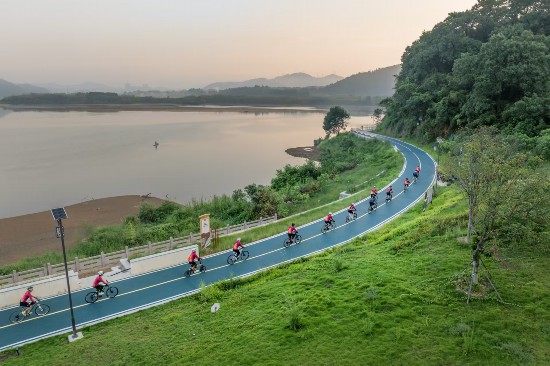 武夷山國(guó)家公園1號(hào)風(fēng)景道（南平崇陽(yáng)溪段）。吳大灼 攝